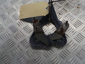 Bonnet Hinge/Strut - Ford Focus 2006