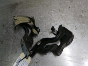 Bonnet Hinge/Strut - Holden Captiva 2006