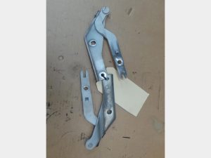 Bonnet Hinge/Strut - Holden Commodore 2005