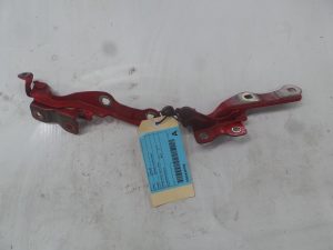 Bonnet Hinge/Strut - Holden Cruze 2013
