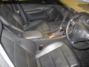 Bonnet Hinge/Strut - Mercedes C Class 2005