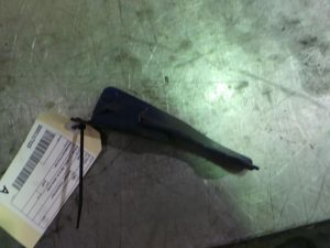 Bonnet Hinge/Strut - Mitsubishi 380 2007