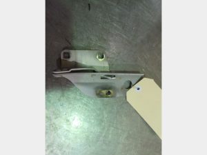 Bonnet Hinge/Strut - Nissan Navara 2010