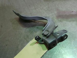 Bonnet Hinge/Strut - Subaru Xv 2013