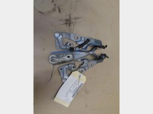 Bonnet Hinge/Strut - Toyota Aurion 2007