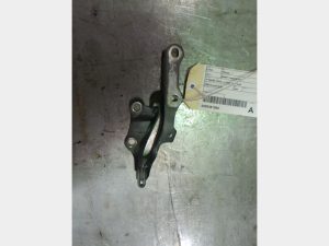 Bonnet Hinge/Strut - Toyota Prado 2004