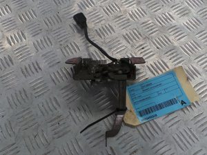 Bonnet Lock/Support - Mitsubishi Outlander 2010