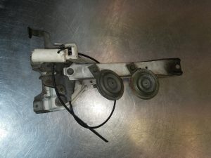 Bonnet Lock/Support - Nissan Skyline 1994