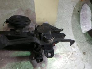 Bonnet Lock/Support with Sensor - Toyota Camry 2005