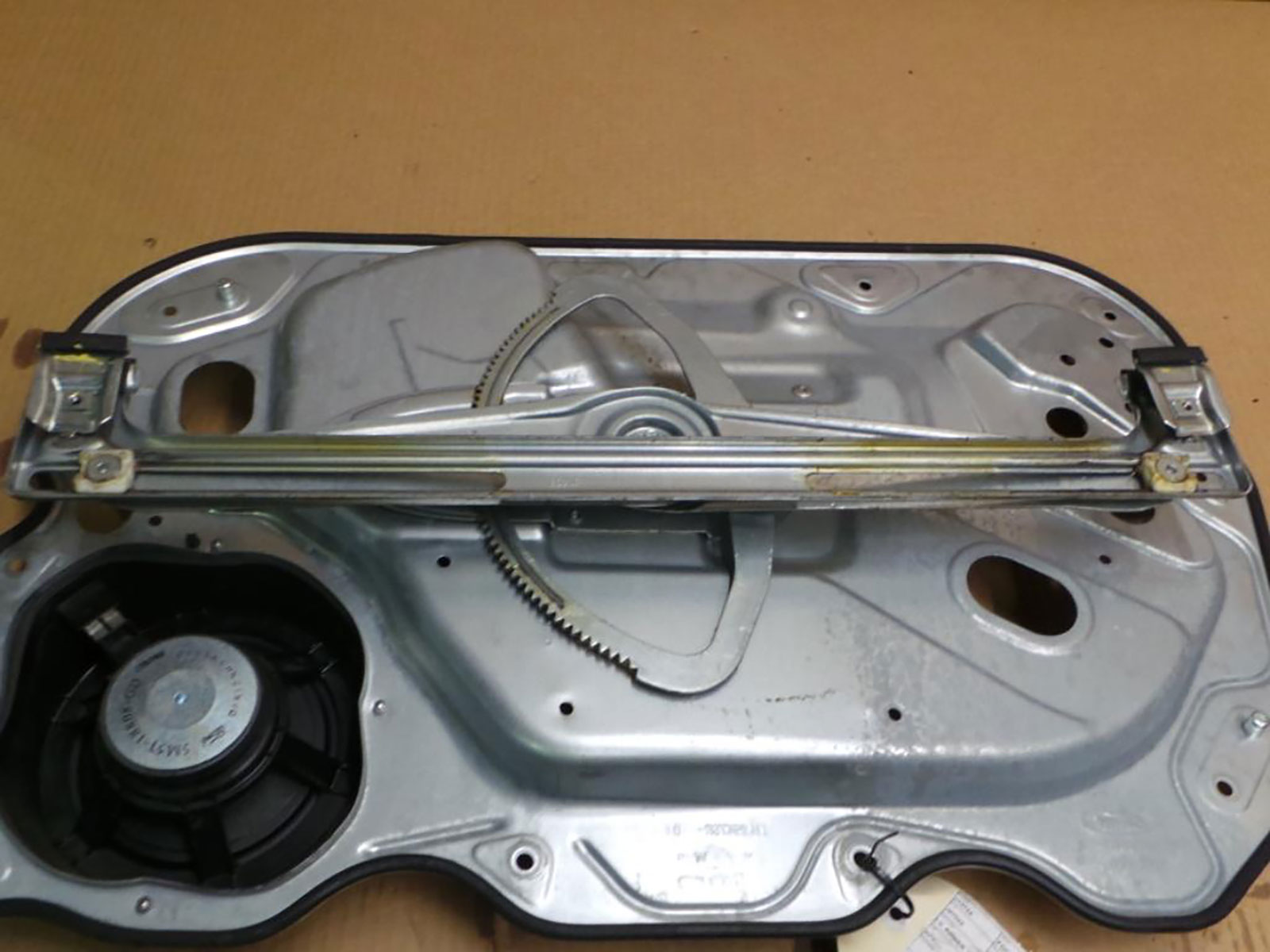 Left Front Window Regulator Motor - Ford Focus 2010