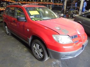 Radiator Grille (LH) - Mitsubishi Outlander 2005
