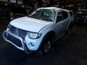 Radiator Grille (LH) - Mitsubishi Triton 2008