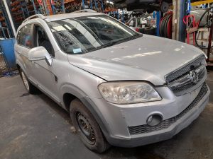 Right Front Door Window - Holden Captiva 2009